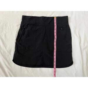 Athleta women’s size 4 black midtown skort